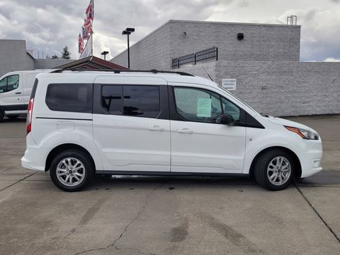Certified 2023 Ford Transit Connect XLT FWD image 3