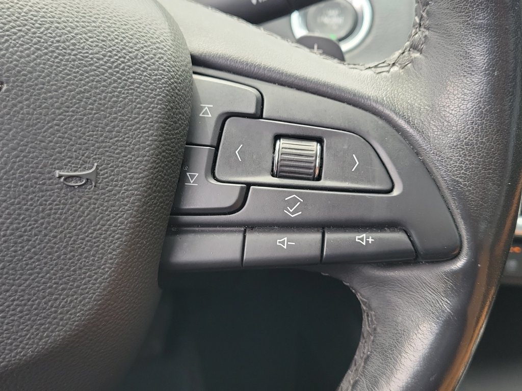 Used 2019 Cadillac XT4 Premium Luxury FWD image 10