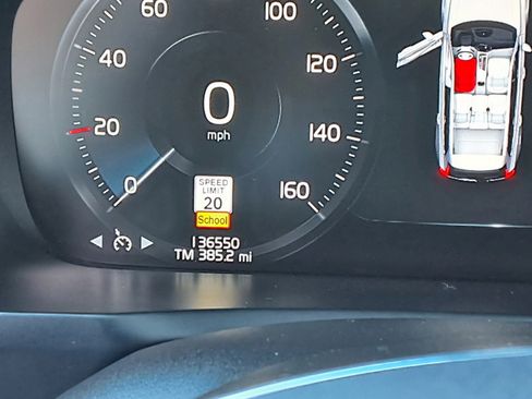 Used 2016 Volvo XC90 T5 Momentum image 30