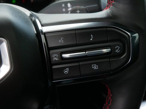 Certified 2025 GMC Yukon XL AT4 Ultimate w/ LPO, Floor Liner Package AWD/4WD image 29