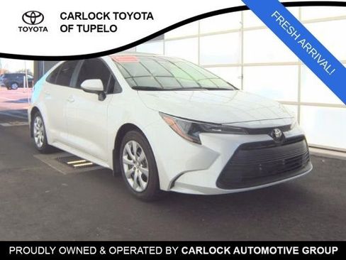 Used 2026 Toyota Corolla LE FWD image 3