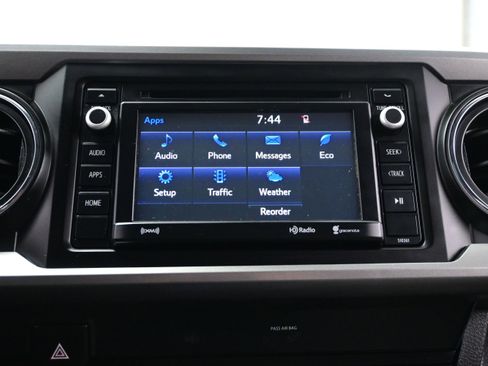 Used 2019 Toyota Tacoma SR5 AWD/4WD image 18