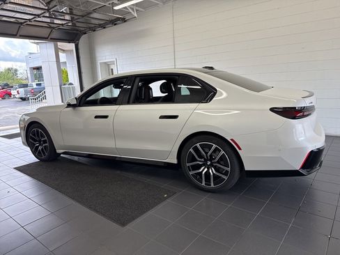 New 2026 BMW 740i xDrive image 5