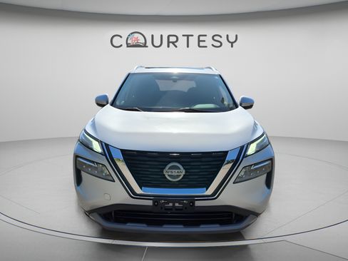 Certified 2021 Nissan Rogue SV w/ Premium Package FWD image 10