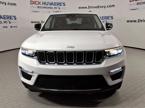 Used 2023 Jeep Grand Cherokee Limited AWD/4WD image 2