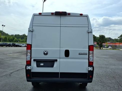 Used 2025 RAM ProMaster 2500 w/ Convenience Group FWD image 16