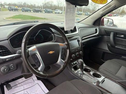 Used 2015 Chevrolet Traverse LT w/ Style and Technology Package image 12