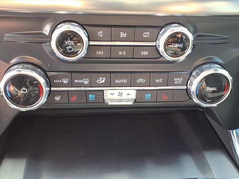 Certified 2022 Ford F150 Lariat w/ Equipment Group 502A High image 12