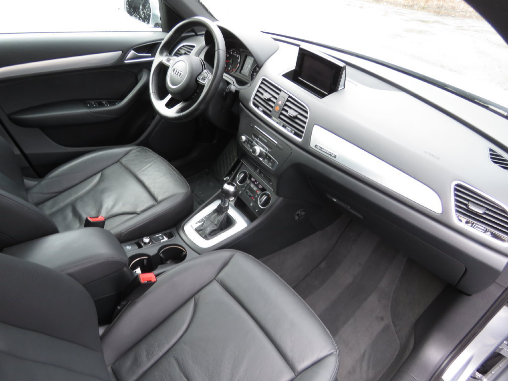 Used 2018 Audi Q3 2.0T Premium w/ Convenience Package AWD/4WD image 14