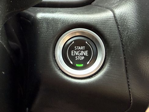 Used 2023 GMC Yukon XL AT4 AWD/4WD image 24