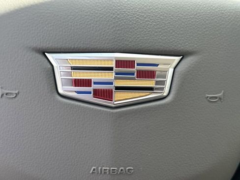Used 2025 Cadillac XT6 Premium Luxury w/ Technology Package FWD image 23