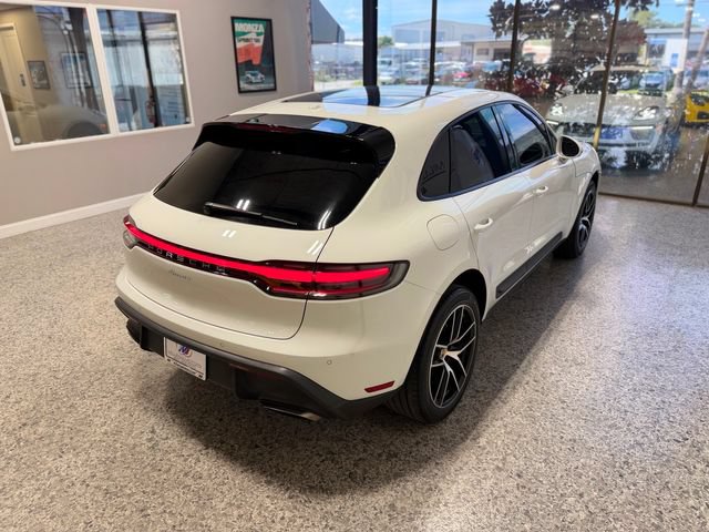 Used 2022 Porsche Macan AWD/4WD image 8