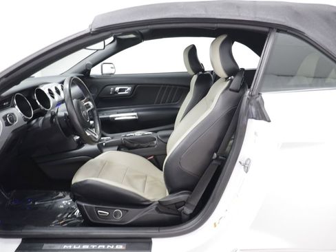 Used 2017 Ford Mustang GT Premium RWD image 5