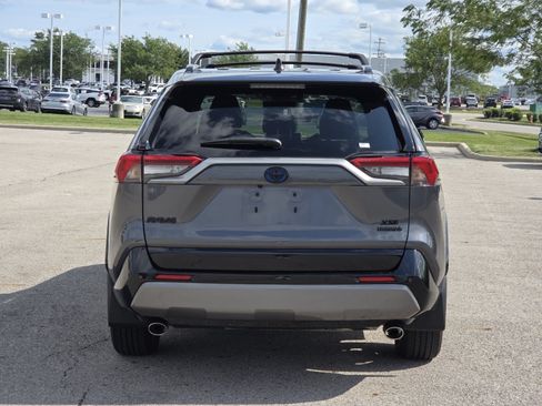 Used 2020 Toyota RAV4 XSE AWD/4WD image 17