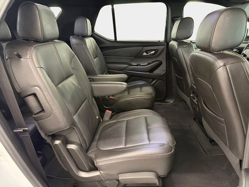 Used 2023 Chevrolet Traverse RS AWD/4WD image 12