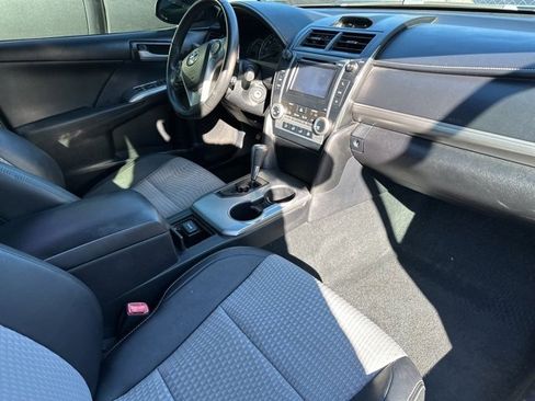 Used 2013 Toyota Camry SE image 18