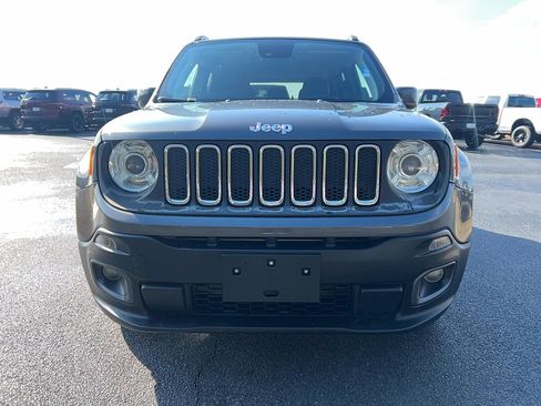 Used 2018 Jeep Renegade Latitude w/ UConnect 8.4 Nav Group image 4
