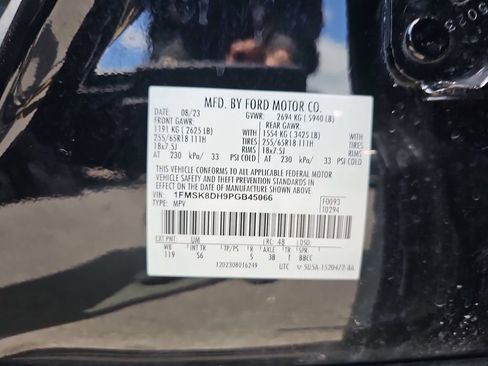 Used 2023 Ford Explorer XLT w/ Equipment Group 202A AWD/4WD image 39