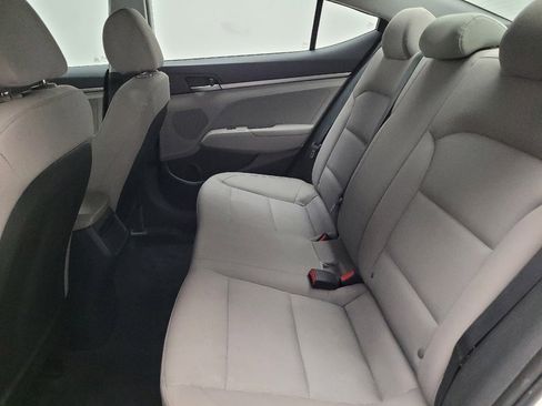 Used 2017 Hyundai Elantra SE image 18