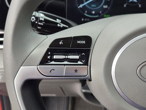 Used 2024 Hyundai Elantra Blue image 17