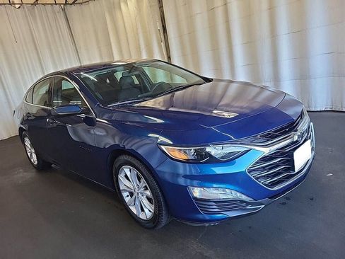 Used 2019 Chevrolet Malibu LT w/ Driver Confidence Package FWD image 3