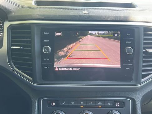 Used 2021 Volkswagen Atlas Cross Sport SE image 13