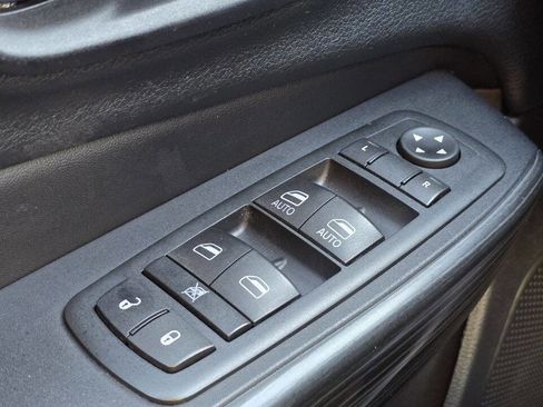 Used 2016 Jeep Cherokee Trailhawk w/ Leather Interior Group AWD/4WD image 33