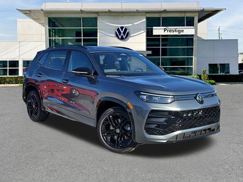 New 2026 Volkswagen Tiguan SE R-Line image 1