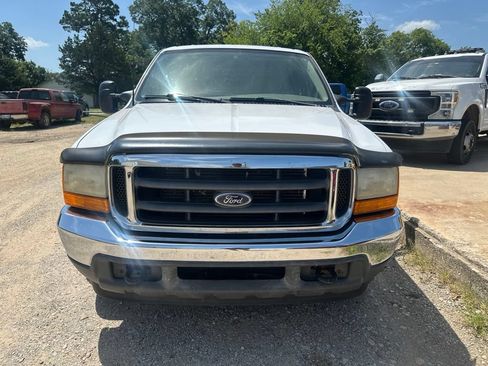 Used 2001 Ford F250 XL RWD image 2
