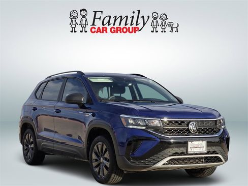 Used 2023 Volkswagen Taos S image 2