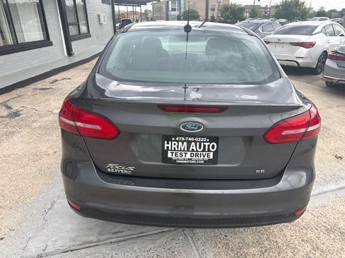 Used 2017 Ford Focus SE FWD image 6