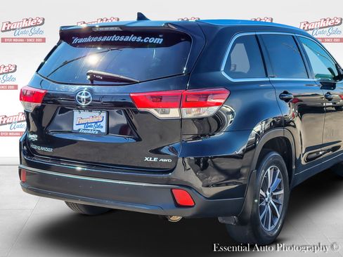 Used 2017 Toyota Highlander XLE w/ Carpet Mat Package AWD/4WD image 5