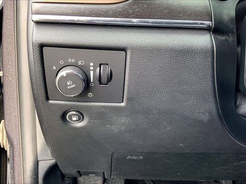 Used 2016 Jeep Grand Cherokee Limited AWD/4WD image 32