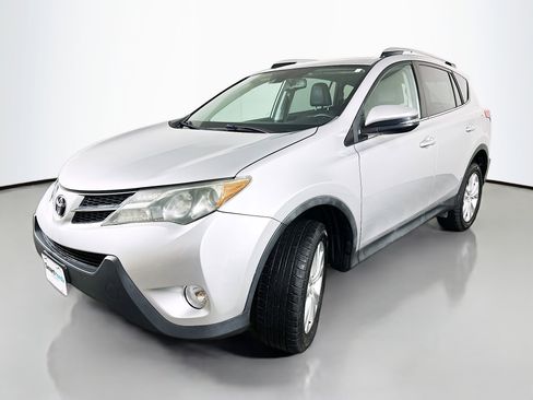 Used 2014 Toyota RAV4 Limited w/ Technology Package FWD image 3