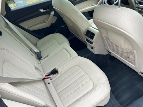 Used 2022 Audi Q5 2.0T Premium w/ Convenience Package image 27