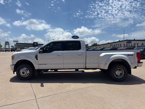 Used 2017 Ford F350 Lariat w/ Chrome Package AWD/4WD image 4
