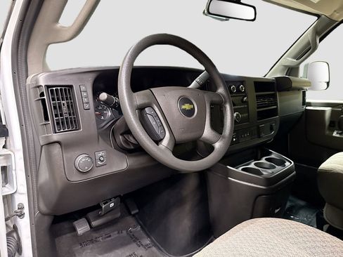 Used 2024 Chevrolet Express 3500 LT w/ LT Preferred Equipment Group RWD image 11