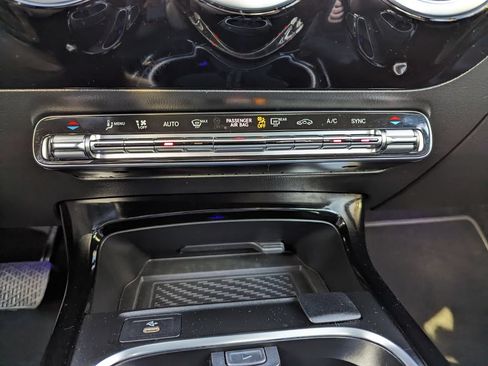Used 2025 Mercedes-Benz CLA 250 4MATIC image 19