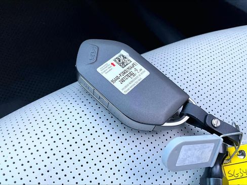 Certified 2025 Kia Sorento S image 12