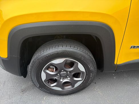 Used 2017 Jeep Renegade Sport w/ Power & Air Group AWD/4WD image 9