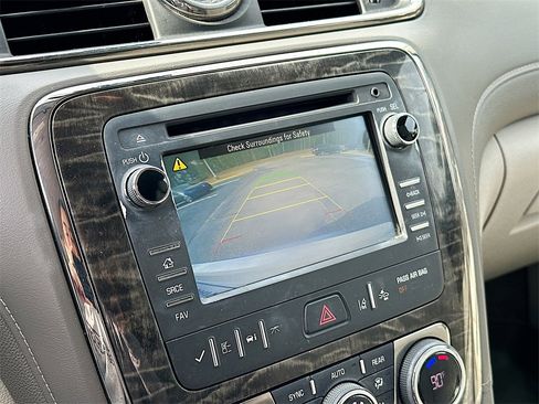 Used 2014 Buick Enclave Leather image 23