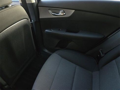 Used 2022 Kia Forte LXS image 12