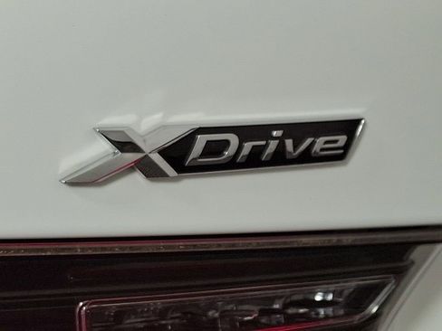 Certified 2024 BMW 330i xDrive Sedan w/ Convenience Package AWD/4WD image 28