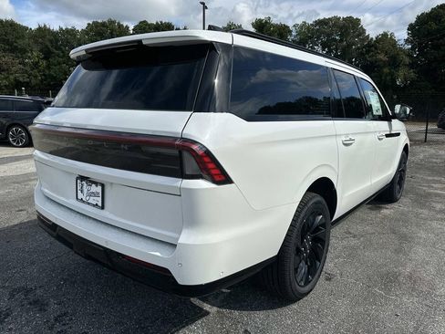 New 2025 Lincoln Navigator L Reserve w/ Jet Appearance Package image 7