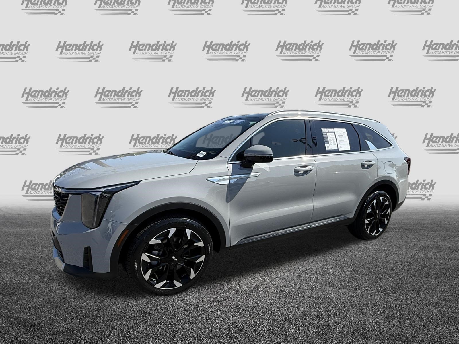Used 2024 Kia Sorento EX w/ Panoramic Sunroof Package FWD image 5
