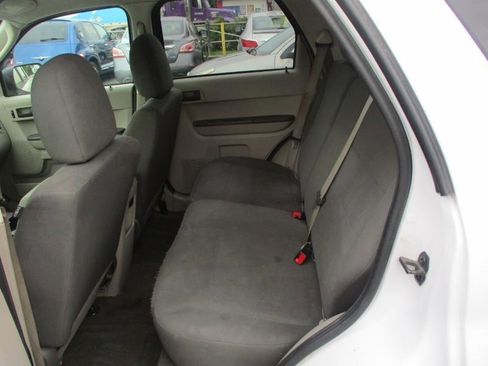 Used 2012 Ford Escape XLS AWD/4WD image 9