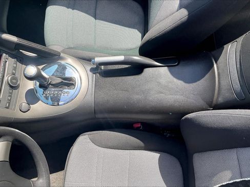 Used 2009 Pontiac Solstice Convertible w/ Preferred Package RWD image 10