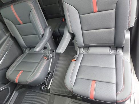 New 2026 Chevrolet Traverse RS w/ LPO, Floor Liner Package image 33