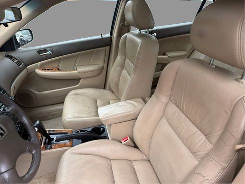 Used 2004 Honda Accord EX image 10