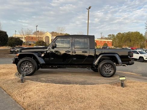 New 2026 Jeep Gladiator Sport image 4
